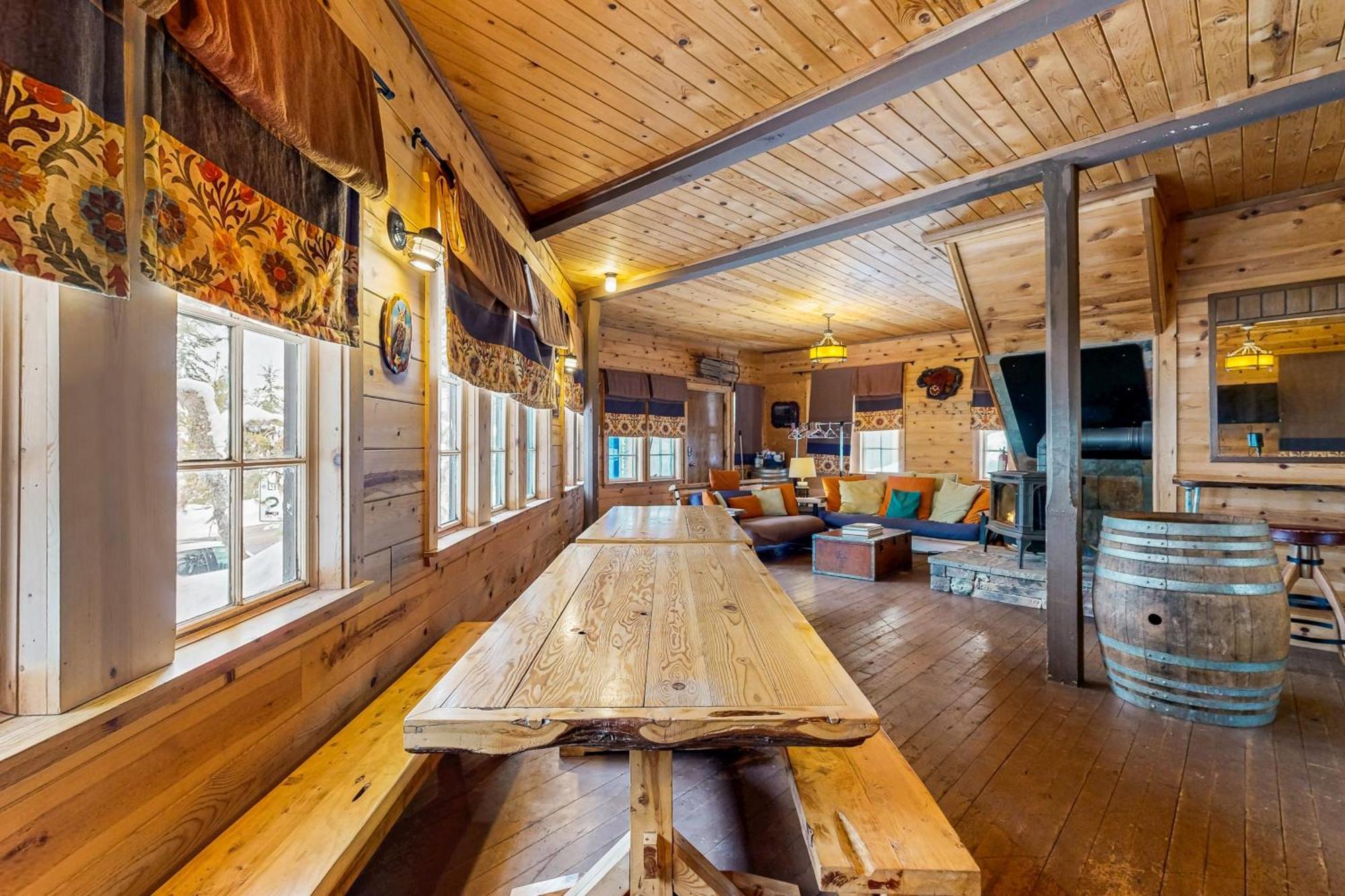 Flying Stag: Main Lodge Government Camp Buitenkant foto