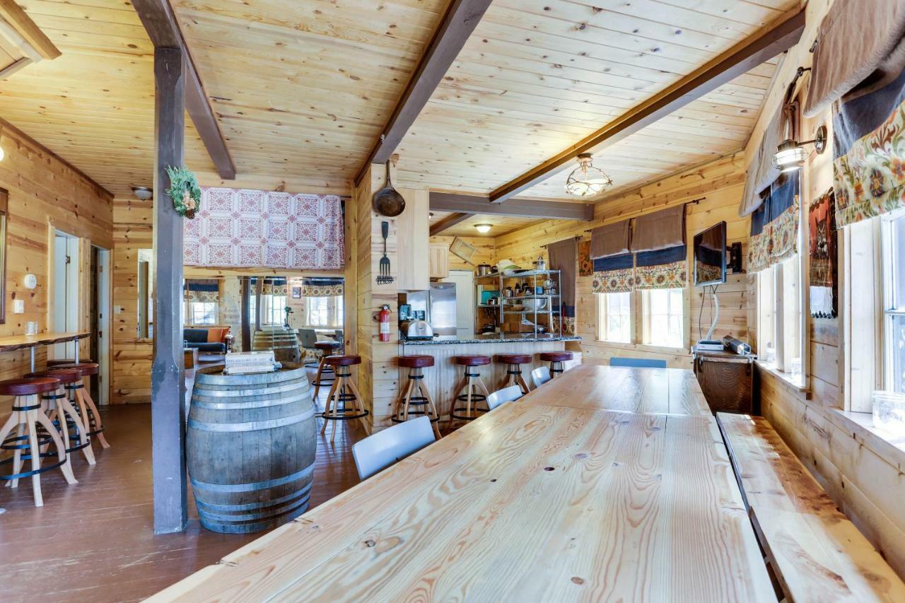 Flying Stag: Main Lodge Government Camp Buitenkant foto